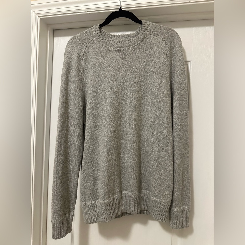 Men’s American Eagle Gray Knit Sweater Size M Crewneck Lightweight